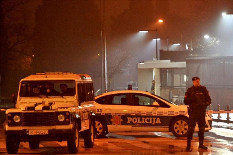 Пукање во Будва, две лица ранети, градот блокиран!
