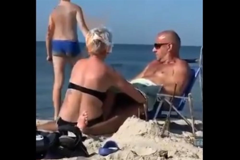 Видео: Најлудото видео ова лето, децата играат таа го задоволува мажот?!