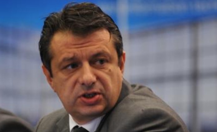 Макрадули: Претријатијата да аплициираат за субвенции за поставување филтри на оџаците