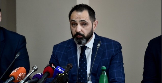 Црногорскиот министер за туризам поднесе оставка поради корупција