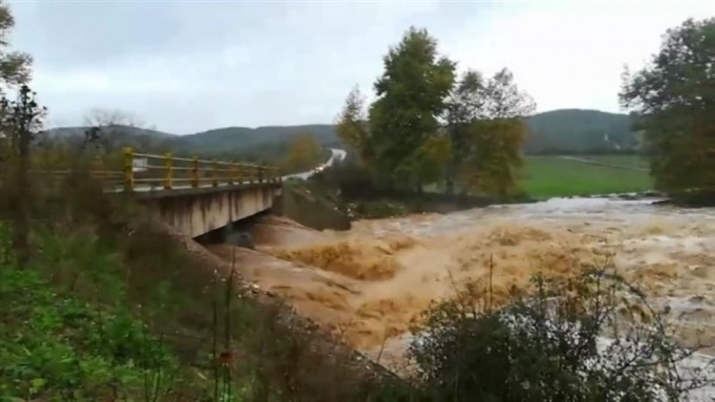 Фото: Невреме во Грција , прогласена вонредна состојба на шест острови