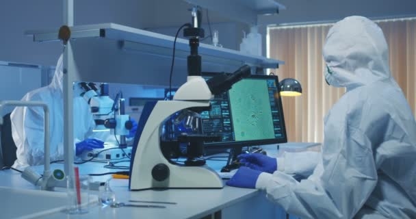 Докторите предупредуваат : Опасни бактерии , габи и фекалии се кријат во сетовите што речиси никогаш не се чистат 