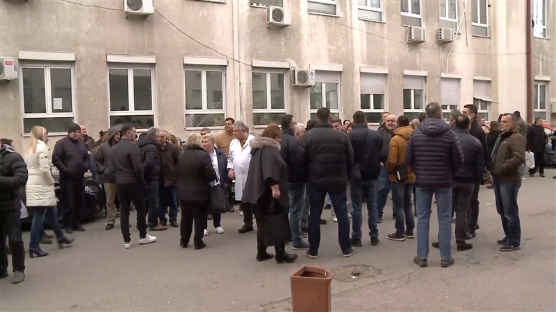 Протестира администрацијата и помошно- техничкиот персонал на клиниките во комплексот „Мајка Тереза“