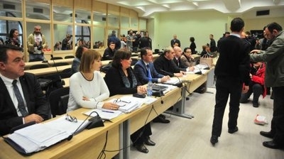 Домашната помошничка на Боки 13: Во станот на Јовановски доаѓале Шекеринска, Јанева...