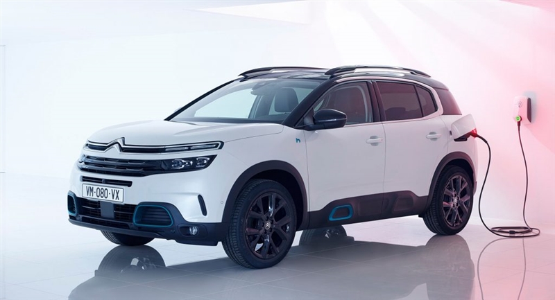 Citroen C5 Aircross може да користи и електрична енергија (ФОТО)