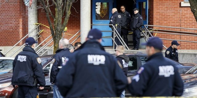 Американец во два наврати пукал кон полицијата во Њујорк: Едноставно ги мразам ! (ВИДЕО) 