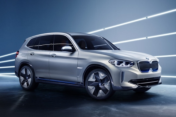 BMW го најави серискиот електричен  iX3 и изненади со дизајнот 