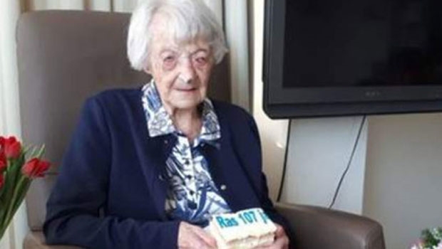 107 – годишна Холанѓанка го преживеа коронавирусот , се заразила во црква 