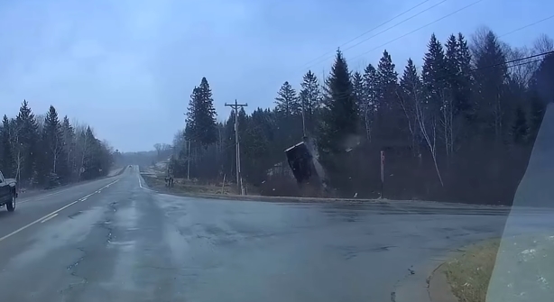Видео: Заспал зад волан и предизвикал несреќа