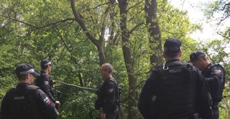 Полицајци со хеликоптер ловеле ,,голема одбегната мачка” , па уловиле чуден ѕвер (ФОТО)