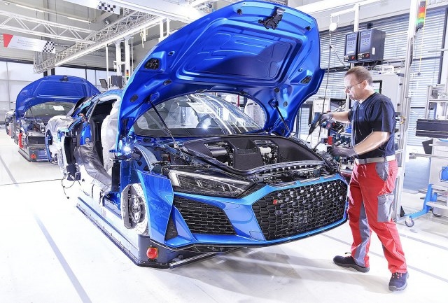 Продажбата на автомобили во Германија намалена за 60%