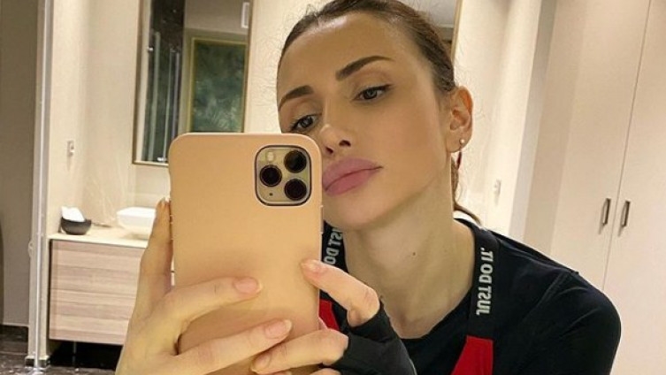 Емина Јаховиќ објави фотографии од својот двор и откри што одгледува