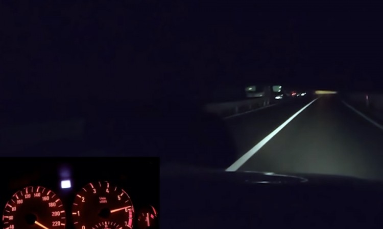 Видео: „Луд“ возач од Хрватска го вози своето БМВ 3 240 км  на час