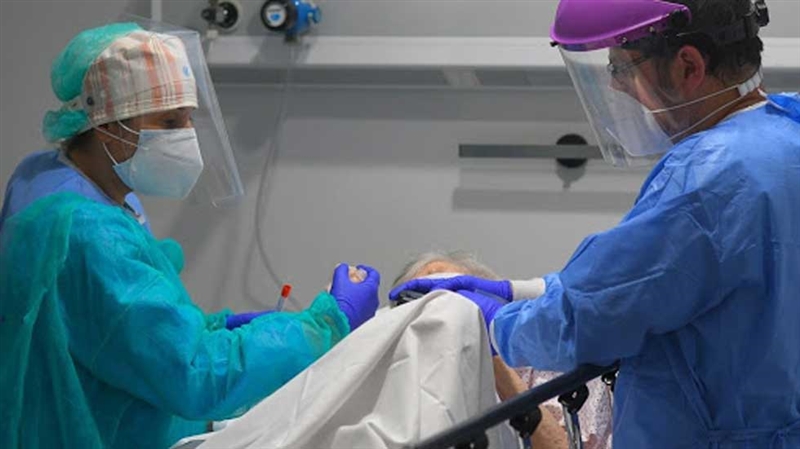 Научниците докажале дека секој петти човек е во потенцијална опасност од тежок облик на ковид-19 