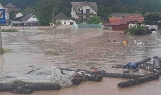 Поплави во Србија во 7 општини прогласена вонредна состојба