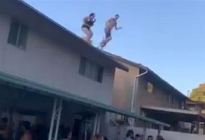 Видео: Скокот од покривот на куќата заврши болно