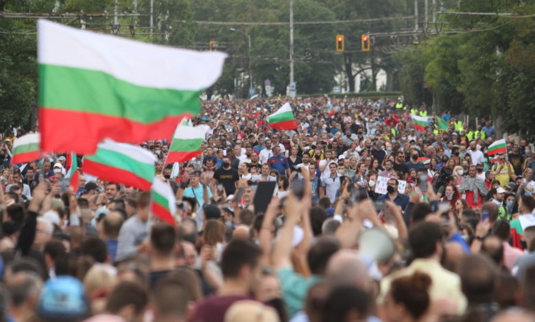 Четврти ден протести во Бугарија , демонстрантите бараат оставка од владата