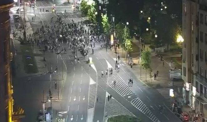 Се намалува бројот на луѓето што протестираат во Србија