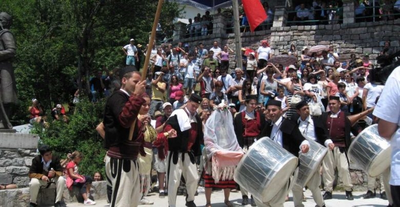 Реакција на Месна заедница Галичник за неодржувањето на Галичката свадба