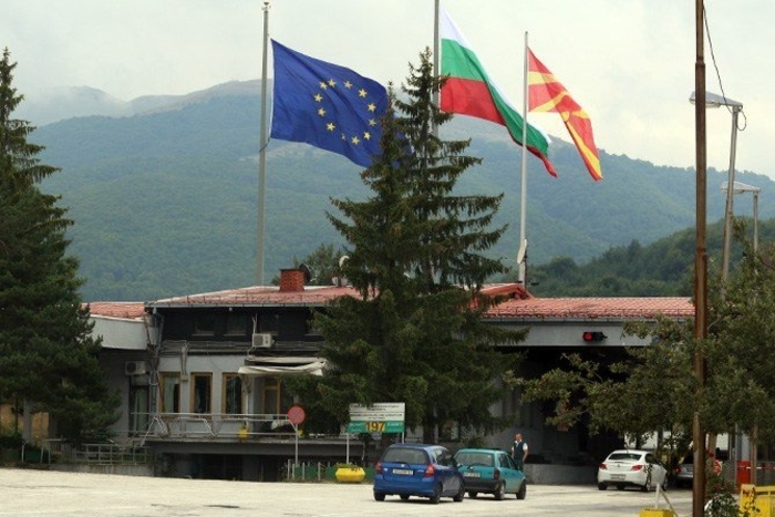 Бугарија ја отвори границата, дозволен влез со негативен ПЦР-тест