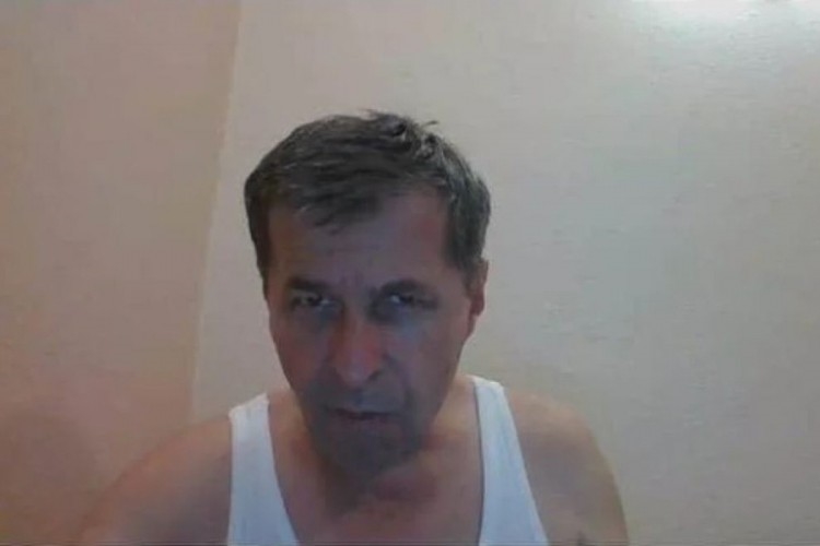 Босански помошник министер во поткошула и со вечера за време на он лајн седница