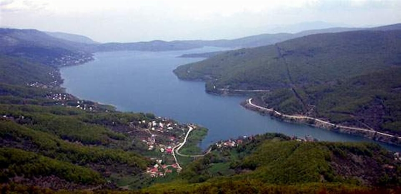 Маврово исполнето со гости, приходите помали