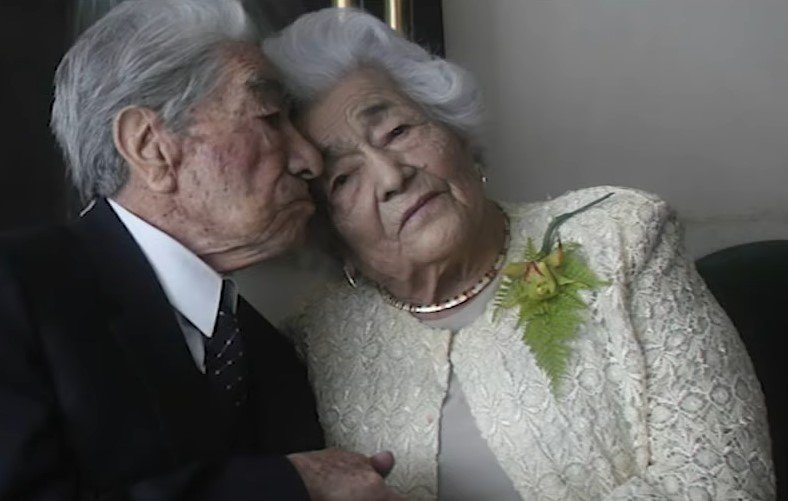 Хулио и Валдрамина се 79 години во брак и заедно имаат 215 години (ВИДЕО)
