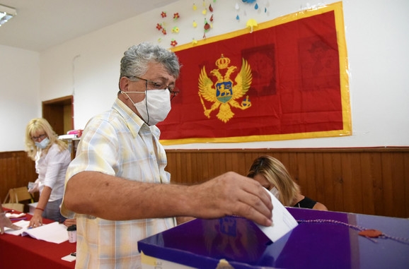 Рекордна излезност на изборите во Црна Гора , се очекуваат резултатите