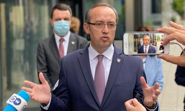 Косовска Газета: Харадинај бара од Хоти да не потпишува договор