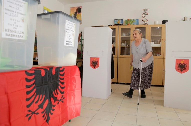 Албанија ги одржува изборите на 25 април следната година,за опозицијата е доцна