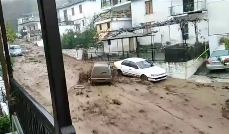 Жители на планинско село во Грција беа отцепени и заглавени без вода и струја