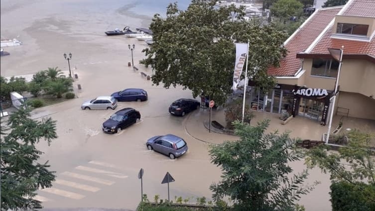 Невреме во Црна Гора, некои градови се под вода