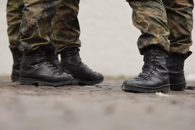 Грција ќе го продолжи задолжителниот воен рок