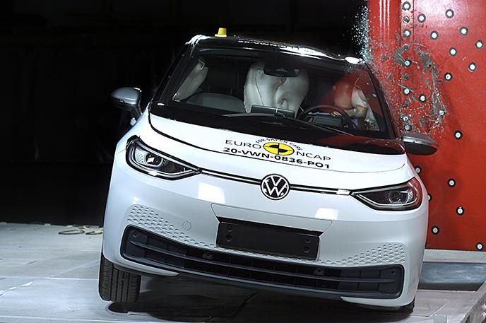 Електричниот Volkswagen ID.3 го помина тестот за безбедност (ВИДЕО)