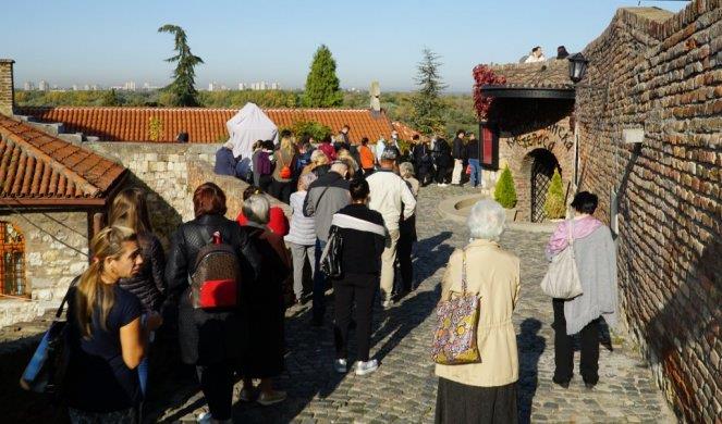 Река верници во Белград на големиот празник Петковден ја посетија црквата св. Петка и храмот Св