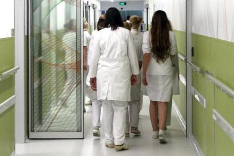 Српската Влада одобри вработување на 100 најдобри дипломирани студенти од медицинските факултети во државата