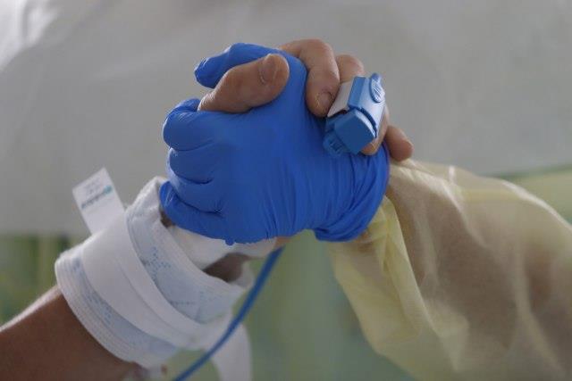 Б92 јавува: Каде е вакцината на Русија, луѓе газат преку лешови?
