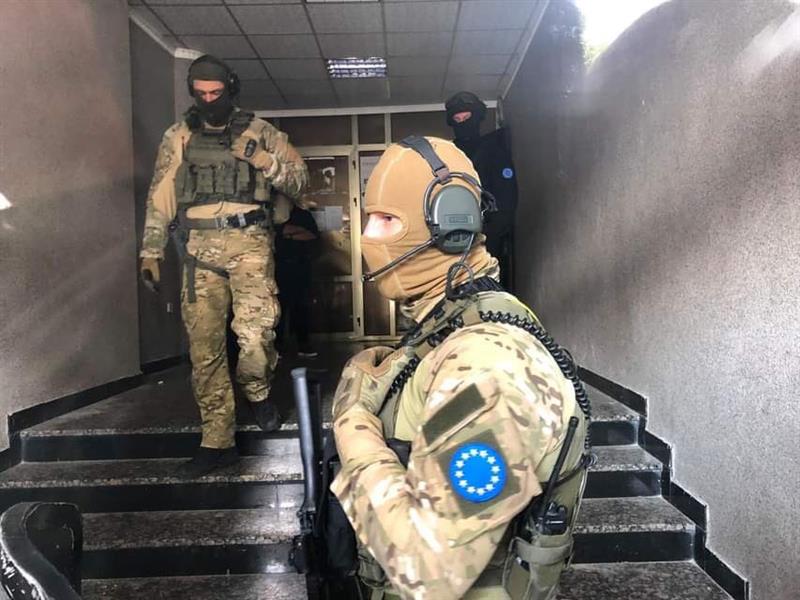 Топ Ченал: Можно е апсење на припадници на ОВК и во Албанија 