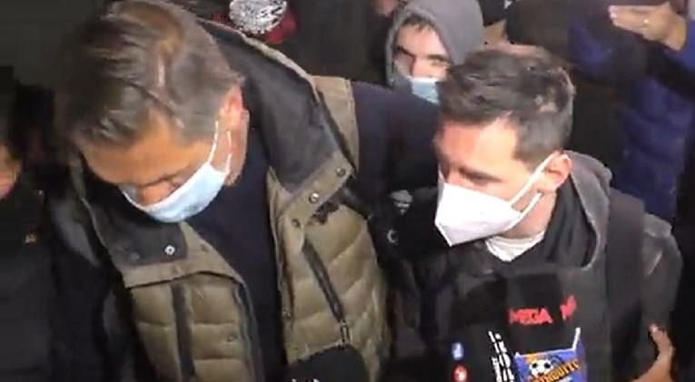 Меси се врати во Барселона и ги загуби нервите на аеродромот: Доста ми е (ВИДЕО)
