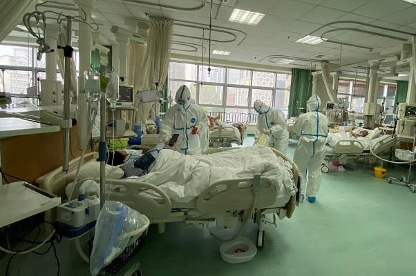 Државата принудно презема две приватни клиники од Солун за пациенти со ковид-19