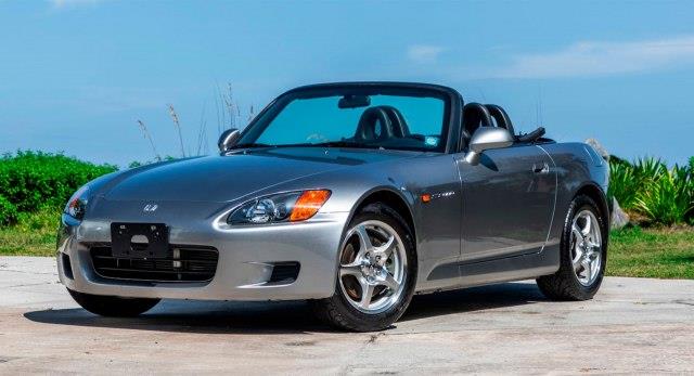 На продажба Хонда „S2000“ која поминала само 50 километри