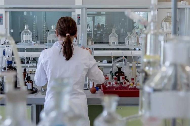 Во Словенија скоро 1600 новозаболени, 43 починати