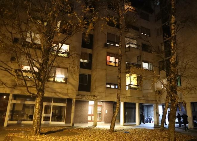 Видео: Соседите со отворени прозорци ја пеат „Недеља, а сви смо ту...“
