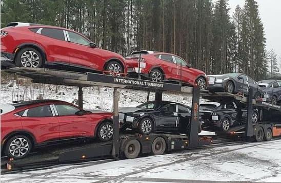 Фото: Електричниот Мустанг пристигна во Европа