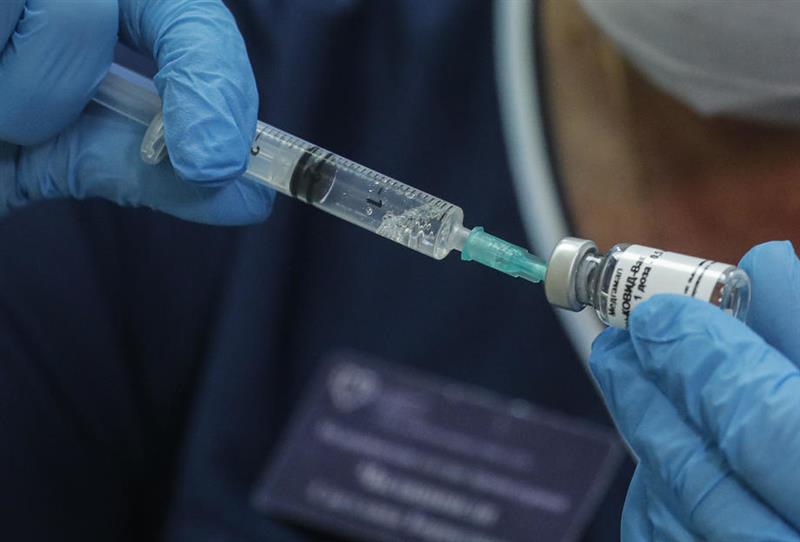 Можни рестриктивни мерки на границите поради делта сојот, дозволена вакцинација и на деца