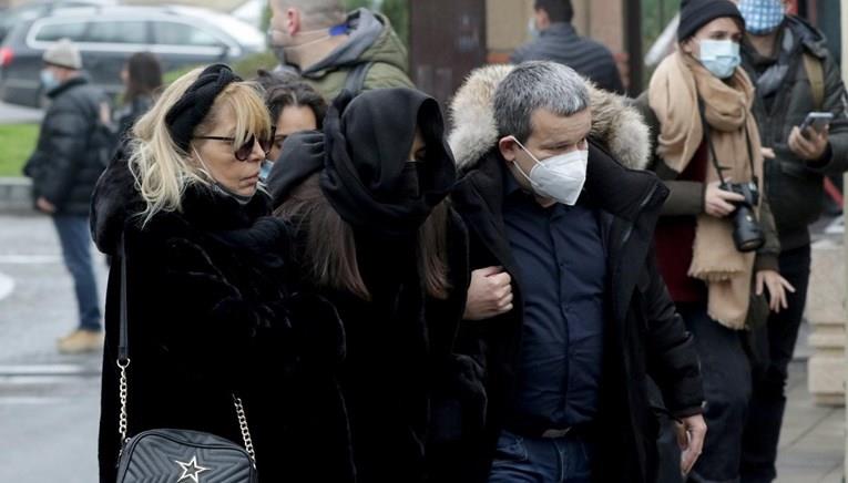 Џеј Рамадановски е погребан со звуци на 50 виолини (ВИДЕО)