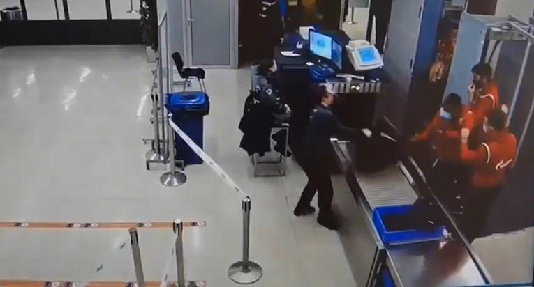 Фудбалер на Црвена Ѕвезда направи инцидент на царина (ВИДЕО)