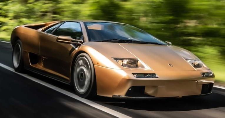 Lamborghini Diablo го слави 30. роденден (ФОТО)