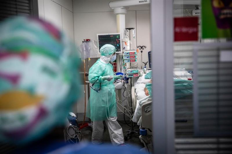 По две недели помалку од 6.000 новозаразени во Србија ,на сила е полициски час до понеделник 