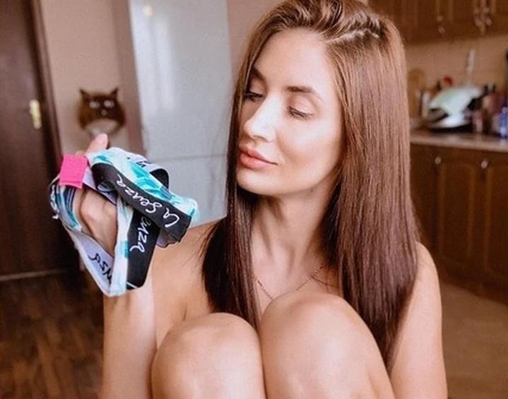 Најубавата одбојкарка на светот се соблече и покажа тетоважа на чудно место, а и многу повеќе